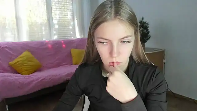 Snapshot of HitGyrl chatting on February 4, 2026, 2:28 am HitGyrl online show from February 4, 2026, 2:28 am