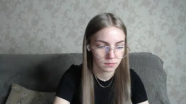 Snapshot of HitGyrl chatting on February 25, 2026, 1:06 am HitGyrl online show from February 25, 2026, 1:06 am