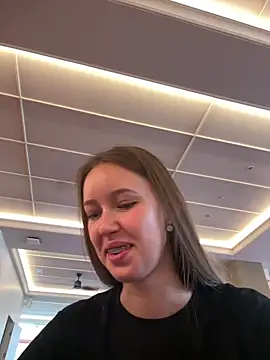 ElliRose online show from October 17, 2025, 2:48 am