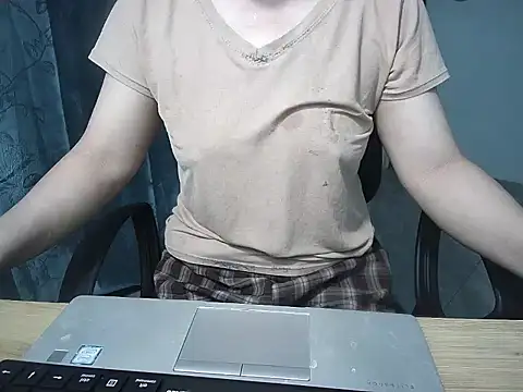 Snapshot of _Sara_768 chatting on April 5, 2026, 8:37 pm Sara 768 online show from April 5, 2026, 8:37 pm