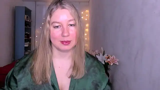 NancySanders online show from February 8, 2026, 5:27 am