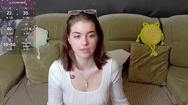 Snapshot of ElzaBlis chatting on April 12, 2026, 2:42 pm ElzaBlis online show from April 12, 2026, 2:42 pm