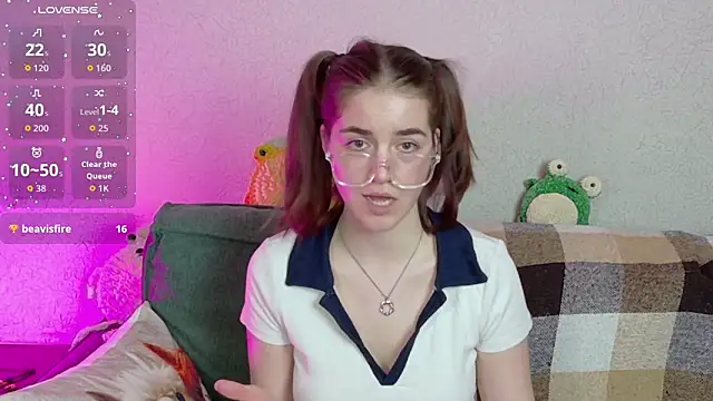 ElzaBlis online show from May 10, 2026, 3:14 pm