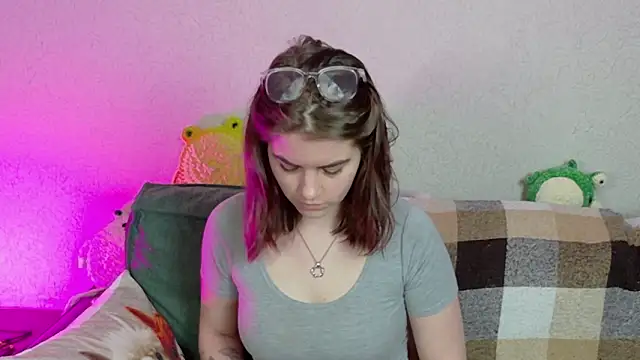 ElzaBlis online show from May 11, 2026, 1:01 pm