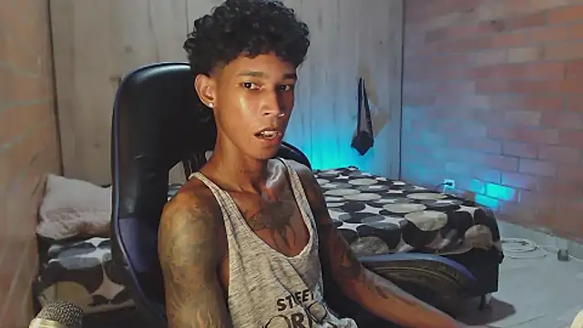 Snapshot of James_rufin chatting on September 15, 2025, 5:41 am James rufin online show from September 15, 2025, 5:41 am