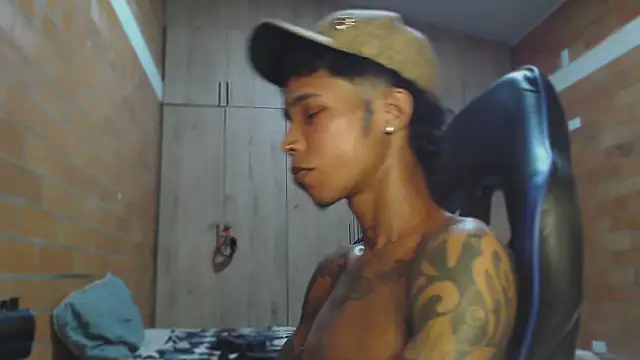 Snapshot of James_rufin chatting on September 24, 2025, 1:24 am James rufin online show from September 24, 2025, 1:24 am