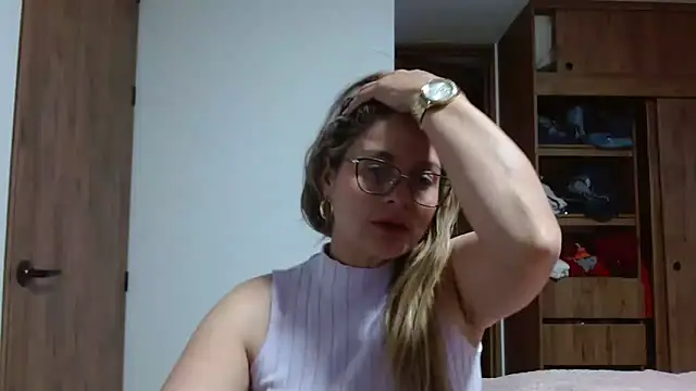 linda-mature43 online show from November 1, 2025, 11:20 pm