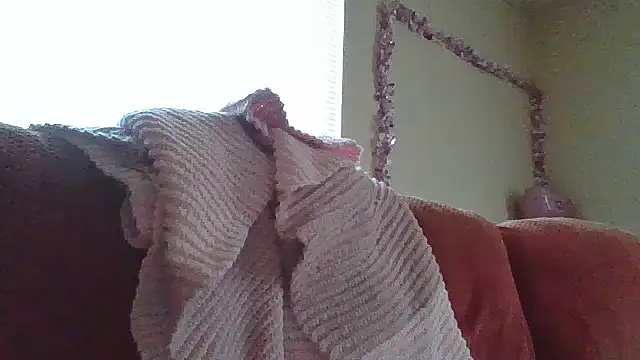 Snapshot of TharealBunn chatting on February 5, 2026, 9:10 pm TharealBunn online show from February 5, 2026, 9:10 pm