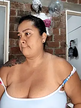 NARNYALABELLA online show from March 25, 2026, 10:03 am