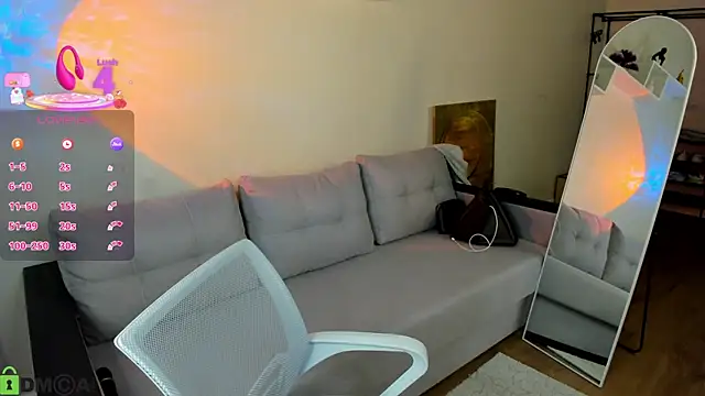 Snapshot of Rina_Panic chatting on February 13, 2026, 1:05 am Rina Panic online show from February 13, 2026, 1:05 am