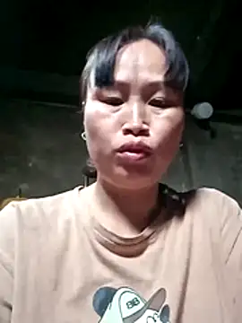 Snapshot of maple694 chatting on October 15, 2025, 3:05 am maple694 online show from October 15, 2025, 3:05 am