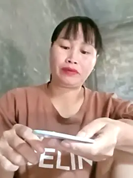 Snapshot of maple694 chatting on October 10, 2025, 2:34 am maple694 online show from October 10, 2025, 2:34 am