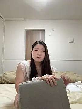  YUNOo0  online show from May 19, 2026, 12:34 pm