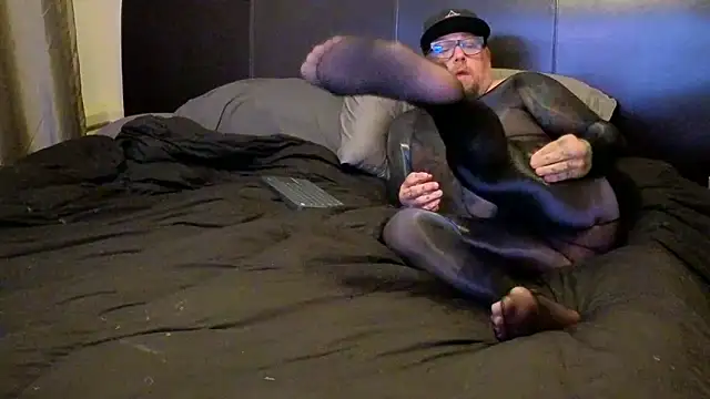 pantyhoselover54 online show from October 12, 2025, 2:24 am