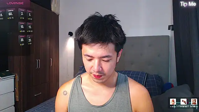 Snapshot of Addictiveboi chatting on April 24, 2026, 1:18 am Addictiveboi online show from April 24, 2026, 1:18 am