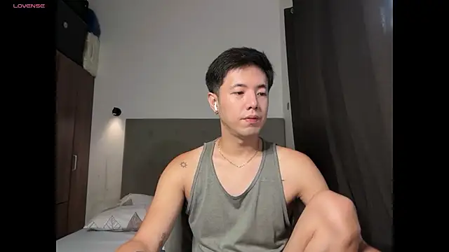 Snapshot of Addictiveboi chatting on May 16, 2026, 1:37 am Addictiveboi online show from May 16, 2026, 1:37 am
