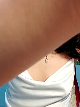 Snapshot of Hinna_x chatting on April 13, 2026, 2:10 pm Hinna x online show from April 13, 2026, 2:10 pm