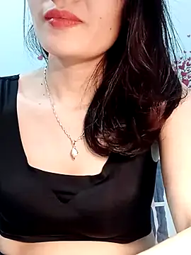 Snapshot of Hinna_x chatting on April 1, 2026, 2:03 pm Hinna x online show from April 1, 2026, 2:03 pm