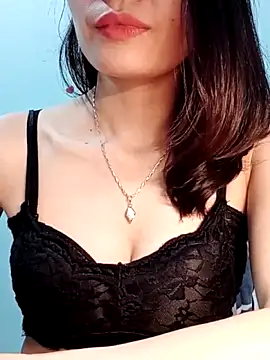 Snapshot of Hinna_x chatting on March 27, 2026, 1:47 am Hinna x online show from March 27, 2026, 1:47 am