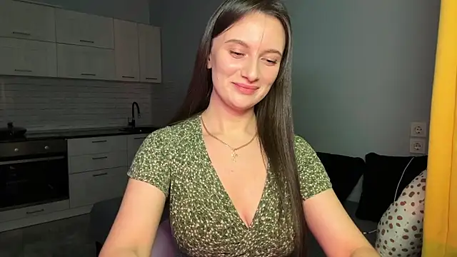 Snapshot of Luna_Raee chatting on November 3, 2025, 2:09 pm Luna Raee online show from November 3, 2025, 2:09 pm