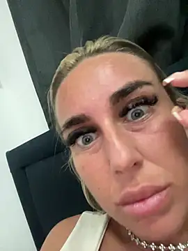 EllieMaeBaby online show from April 23, 2026, 8:43 pm