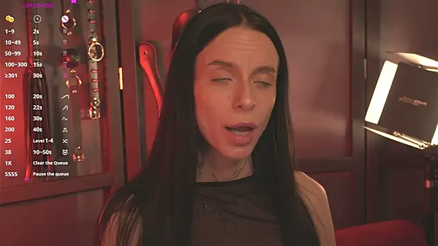 livia starwars online show from October 7, 2025, 9:27 pm