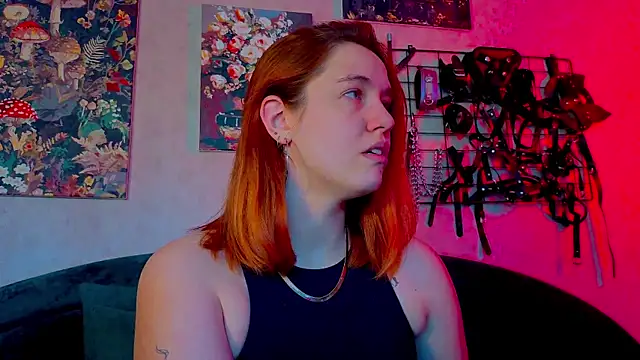 Snapshot of the_high_priestess chatting on May 19, 2026, 5:03 am the high priestess online show from May 19, 2026, 5:03 am