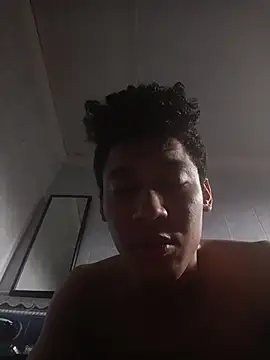 Snapshot of RuiMaddoox chatting on April 5, 2026, 1:40 pm RuiMaddoox online show from April 5, 2026, 1:40 pm