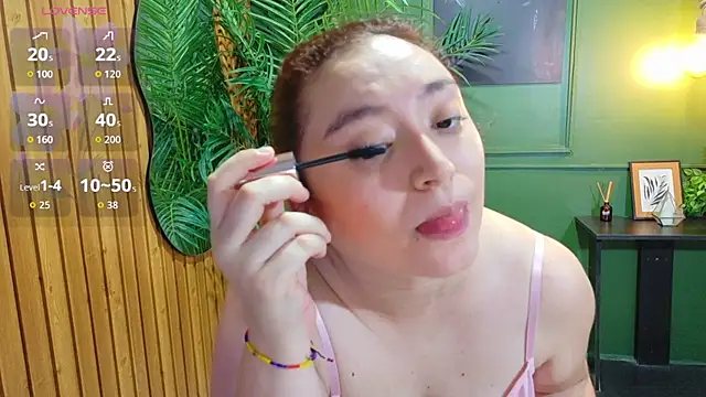 Snapshot of Anaa_Rose chatting on July 2, 2026, 1:17 pm Anaa Rose online show from July 2, 2026, 1:17 pm