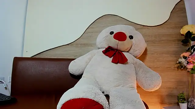 Snapshot of ashley_moss chatting on November 8, 2025, 8:23 pm ashley moss online show from November 8, 2025, 8:23 pm