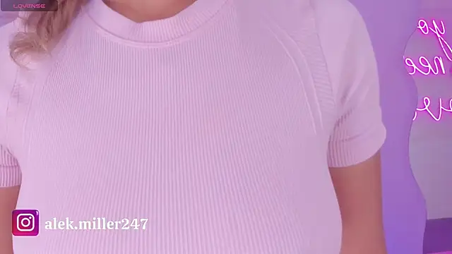 aleksandramiller  online show from September 15, 2025, 12:38 pm