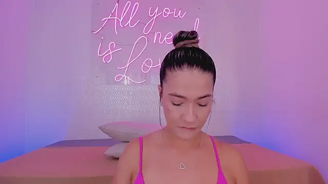 Snapshot of aleksandramiller_ chatting on March 19, 2026, 1:22 pm aleksandramiller online show from March 19, 2026, 1:22 pm