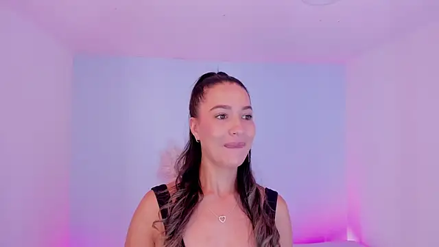 aleksandramiller  online show from June 10, 2026, 1:23 pm