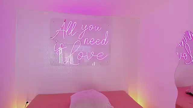 Snapshot of aleksandramiller_ chatting on April 6, 2026, 12:39 pm aleksandramiller online show from April 6, 2026, 12:39 pm