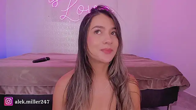 Snapshot of aleksandramiller_ chatting on March 18, 2026, 2:41 pm aleksandramiller online show from March 18, 2026, 2:41 pm