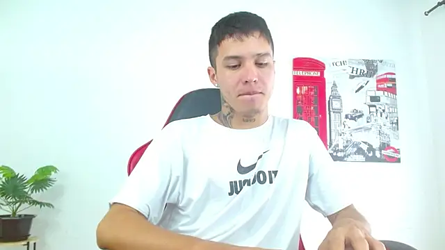 Cumandres18 online show from January 9, 2026, 2:57 pm