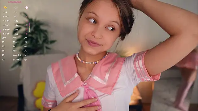 OdellaGillingham online show from October 18, 2025, 6:54 pm