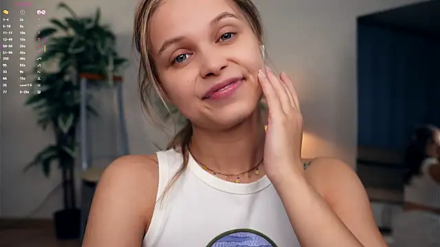 OdellaGillingham online show from September 24, 2025, 6:36 pm