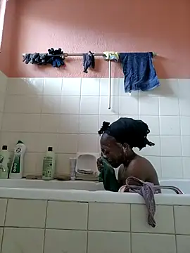 Snapshot of Kateera1 chatting on October 7, 2025, 11:33 am Kateera1 online show from October 7, 2025, 11:33 am