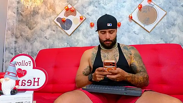 Apolo rousse1 online show from February 12, 2026, 9:14 pm