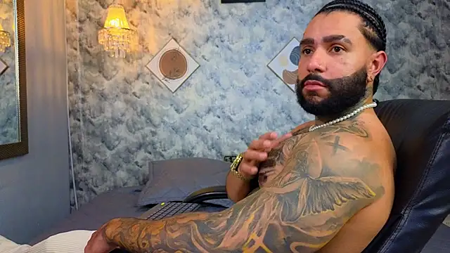 Apolo rousse1 online show from December 19, 2025, 7:38 pm