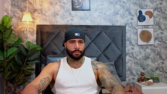 Apolo rousse1 online show from November 11, 2025, 9:09 pm