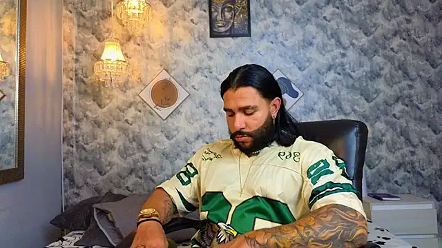 Apolo rousse1 online show from January 14, 2026, 10:46 pm