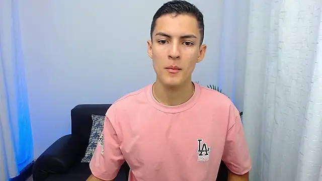 Matiius18 online show from October 27, 2025, 1:56 pm