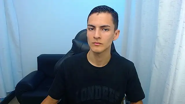 Matiius18 online show from April 7, 2026, 1:46 pm