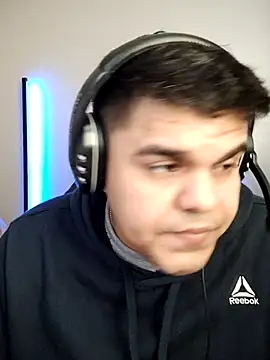 Snapshot of perversus12 chatting on February 25, 2026, 7:25 pm perversus12 online show from February 25, 2026, 7:25 pm