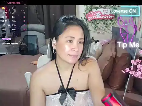 Shiawase1125 online show from December 19, 2025, 11:40 pm