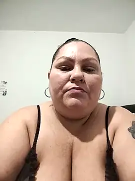 Snapshot of Miasmithr chatting on February 4, 2026, 1:11 am Miasmithr online show from February 4, 2026, 1:11 am