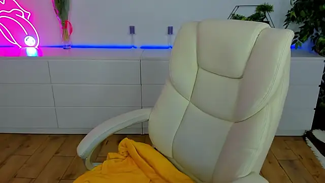 Snapshot of KattyRose8 chatting on March 7, 2026, 7:08 pm KattyRose8 online show from March 7, 2026, 7:08 pm