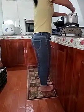 Sweet-Berry89 online show from November 11, 2025, 4:40 am